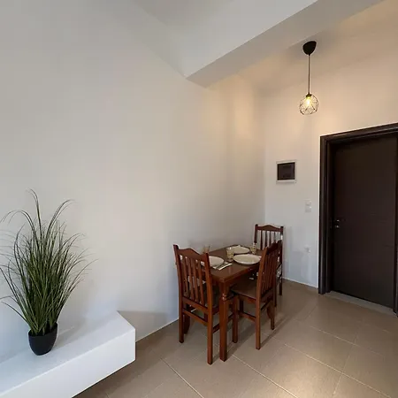 Elia Homestay