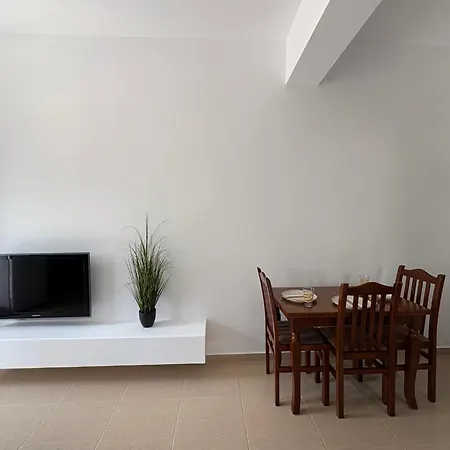 Elia Homestay